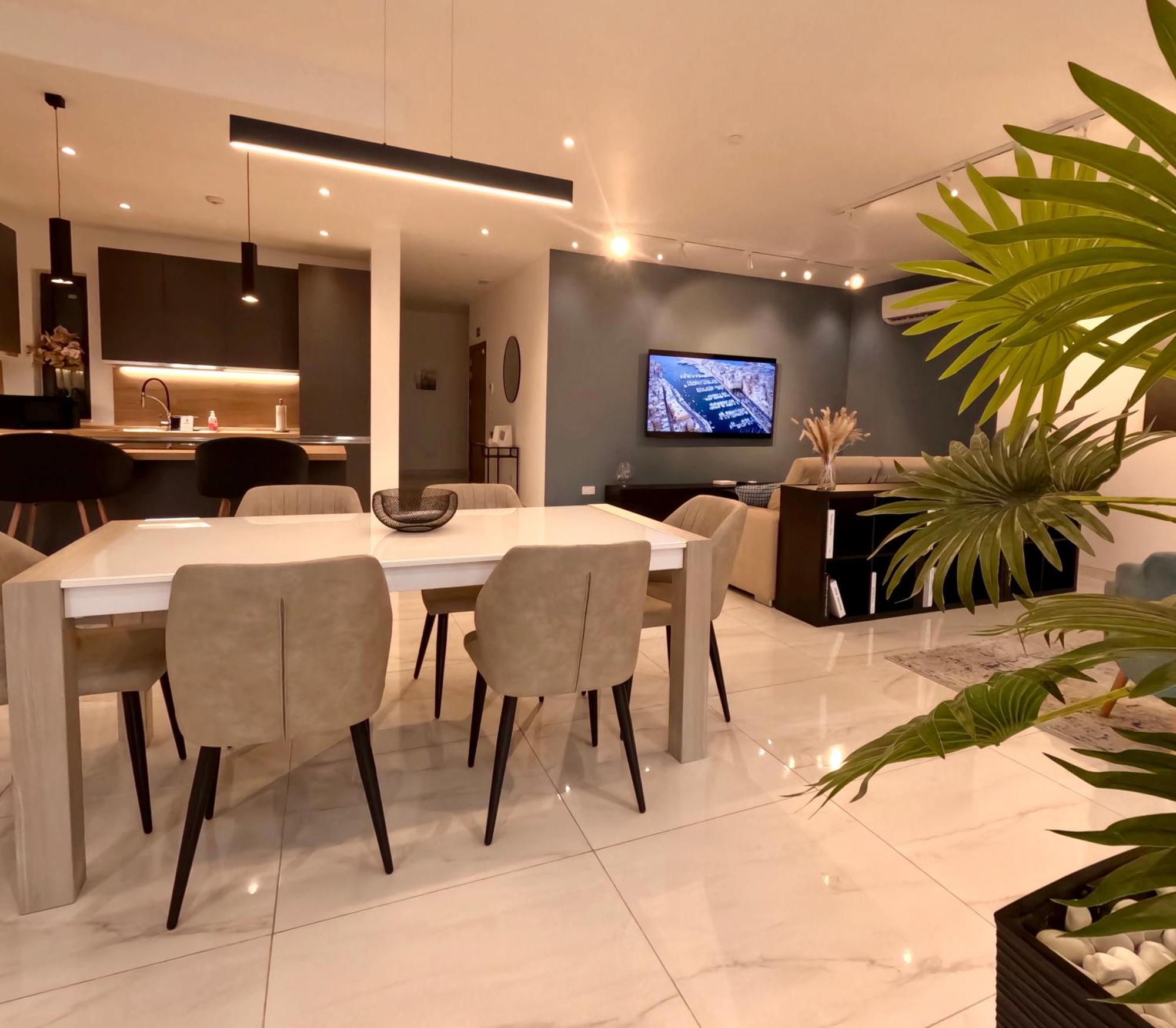Modern Apartment In St Julian'S Malta, With Breathtaking Views Of Spinola Bay سانت جوليان المظهر الخارجي الصورة
